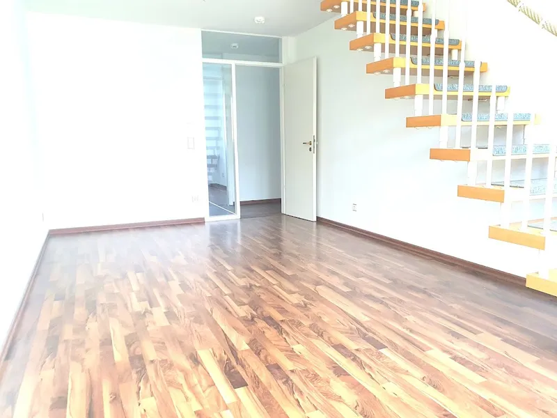 3 Zi. Dachgeschoß Maisonette Wohnung mit Galerie und Terrasse in Pankow-Weißensee — photo 1